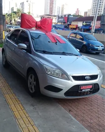 FORD FOCUS 2.0 GHIA 16V GASOLINA 4P MANUAL