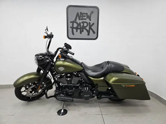 HARLEY-DAVIDSON ROAD KING SPECIAL 