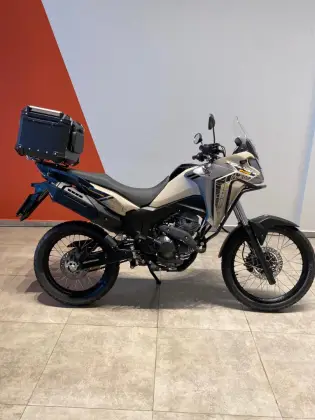 HONDA XRE 300 SAHARA ADVENTURE 
