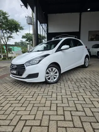 HYUNDAI HB20 1.0 COMFORT PLUS 12V FLEX 4P MANUAL