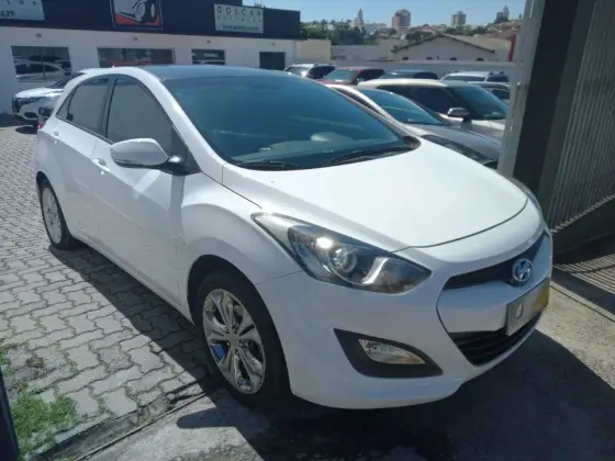 HYUNDAI I30 1.8 MPI 16V GASOLINA 4P AUTOMATICO HYUNDAI I30 1.8 MPI 16V GASOLINA 4P AUTOMATICO