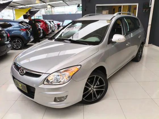 HYUNDAI I30 CW 2.0 MPFI GLS 16V GASOLINA 4P MANUAL