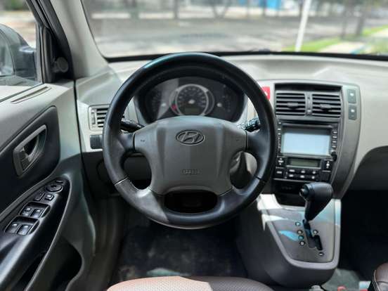HYUNDAI-TUCSON-2.0 MPFI GLS 16V 143CV 2WD FLEX 4P AUTOMÁTICO HYUNDAI-TUCSON-2014