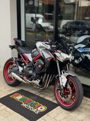 KAWASAKI Z900 