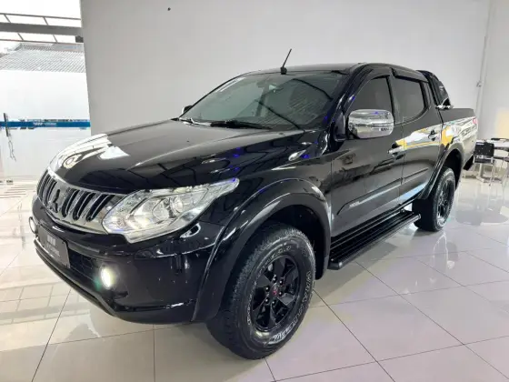 MITSUBISHI L200 TRITON 2.4 16V TURBO DIESEL SPORT HPE CD 4P 4X4 AUTOMÁTICO