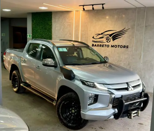 MITSUBISHI L200 TRITON 2.4 16V TURBO DIESEL SPORT HPE CD 4P 4X4 AUTOMÁTICO
