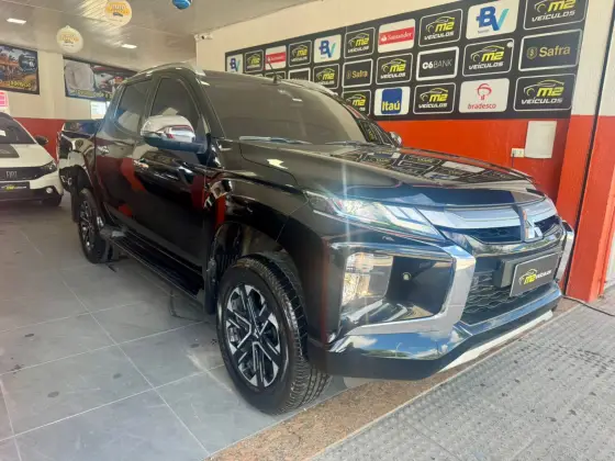 MITSUBISHI L200 TRITON 2.4 16V TURBO DIESEL SPORT HPE-S CD 4P 4X4 AUTOMÁTICO