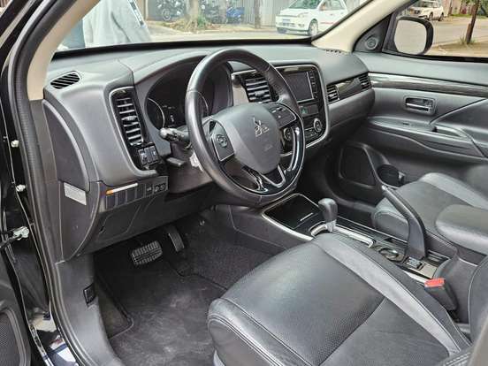 MITSUBISHI-OUTLANDER-2.0 COMFORT 16V GASOLINA 4P AUTOMÁTICO MITSUBISHI-OUTLANDER-2017