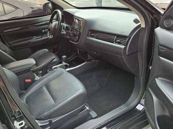 MITSUBISHI-OUTLANDER-2.0 COMFORT 16V GASOLINA 4P AUTOMÁTICO MITSUBISHI-OUTLANDER-2017