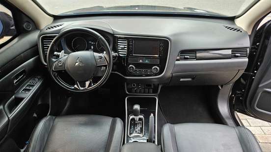 MITSUBISHI-OUTLANDER-2017