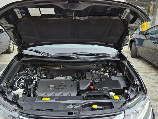 MITSUBISHI-OUTLANDER-2.0 COMFORT 16V GASOLINA 4P AUTOMÁTICO MITSUBISHI-OUTLANDER-2017