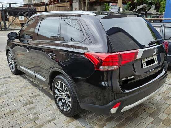 MITSUBISHI-OUTLANDER-2.0 COMFORT 16V GASOLINA 4P AUTOMÁTICO MITSUBISHI-OUTLANDER-2017