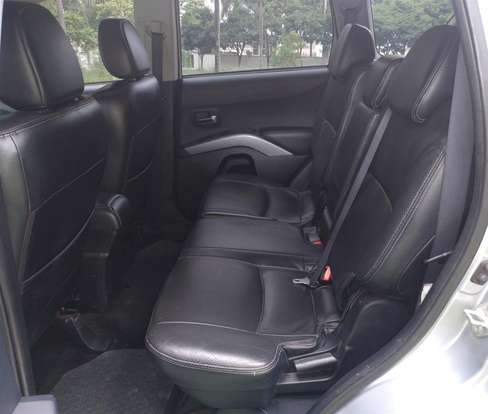 MITSUBISHI-OUTLANDER-2008