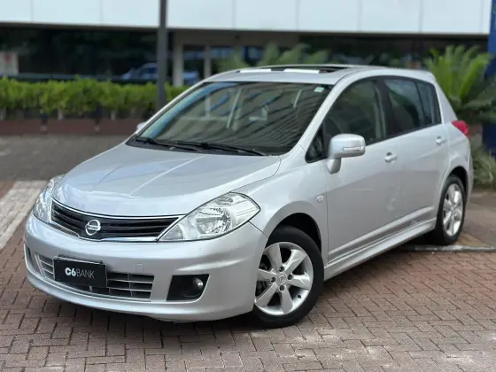 NISSAN TIIDA 1.8 SL 16V FLEX 4P AUTOMÁTICO NISSAN TIIDA 1.8 SL 16V FLEX 4P AUTOMÁTICO