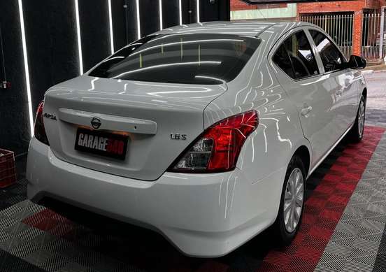 NISSAN-VERSA-2019
