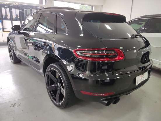 PORSCHE-MACAN-2017