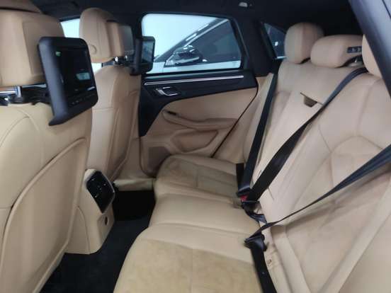 PORSCHE-MACAN-2017