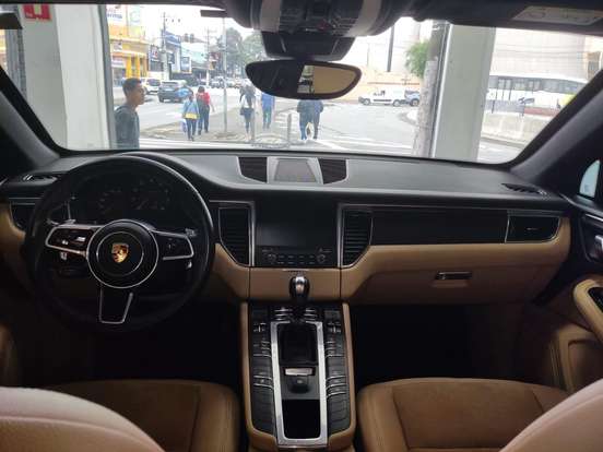 PORSCHE-MACAN-2017