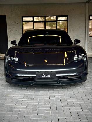 PORSCHE TAYCAN ELÉTRICO