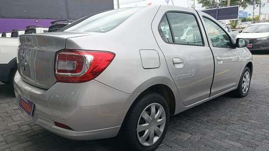 RENAULT-LOGAN-2024