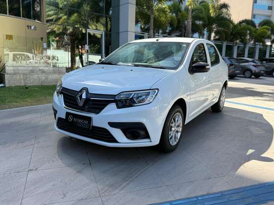 RENAULT-LOGAN-2024
