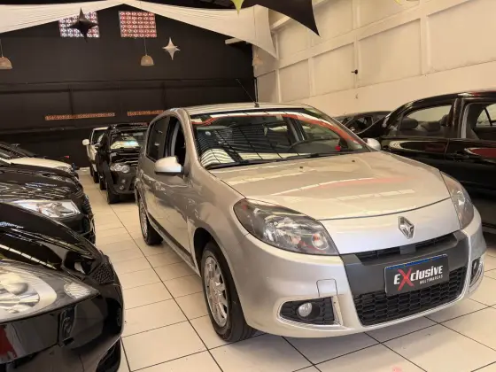 RENAULT SANDERO 1.6 PRIVILÉGE 16V FLEX 4P AUTOMÁTICO