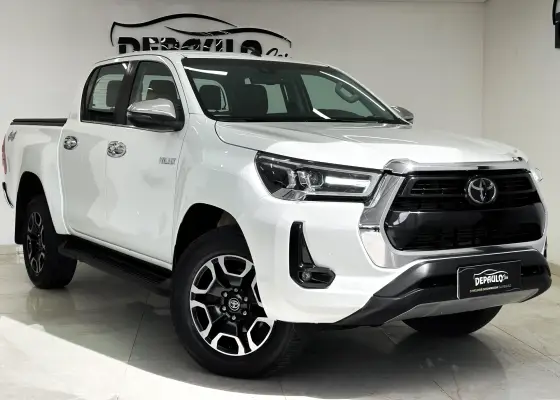 TOYOTA HILUX 2.8 D-4D TURBO DIESEL CD SRX 4X4 AUTOMÁTICO