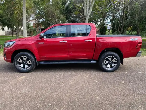 TOYOTA HILUX 2.8 SRX 4X4 CD 16V DIESEL 4P AUTOMÁTICO