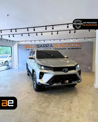 TOYOTA HILUX SW4 2.8 D-4D TURBO DIESEL SRX 7L 4X4 AUTOMÁTICO