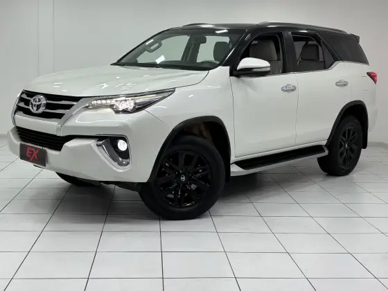 TOYOTA HILUX SW4 2.8 SRX 4X4 16V TURBO INTERCOOLER DIESEL 4P AUTOMÁTICO