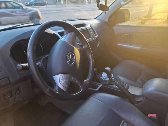 TOYOTA-HILUX-2012