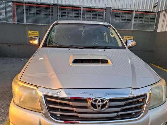 TOYOTA-HILUX-3.0 SR 4X4 CD 16V TURBO INTERCOOLER DIESEL 4P MANUAL TOYOTA-HILUX-2012