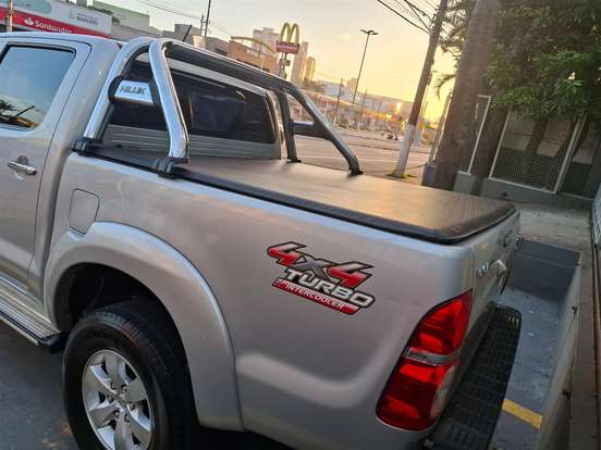 TOYOTA-HILUX-2012