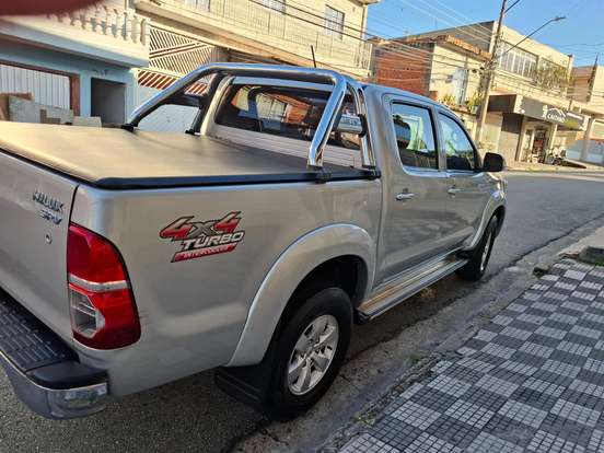 TOYOTA-HILUX-2012
