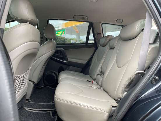 TOYOTA-RAV4-2011