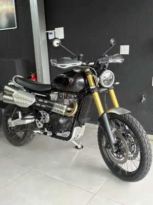 TRIUMPH SCRAMBLER 1200 XE 