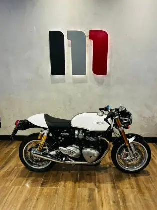 TRIUMPH THRUXTON R 