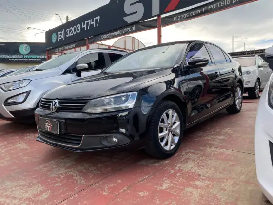 VOLKSWAGEN JETTA 2.0 COMFORTLINE FLEX 4P TIPTRONIC