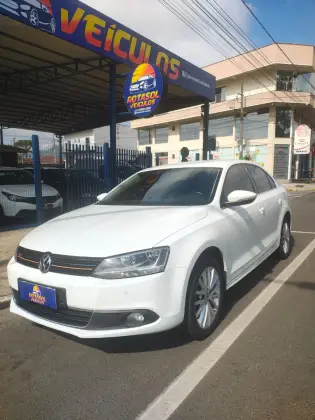 VOLKSWAGEN JETTA 2.0 TSI HIGHLINE 211CV GASOLINA 4P TIPTRONIC