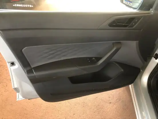 VOLKSWAGEN-POLO-2024