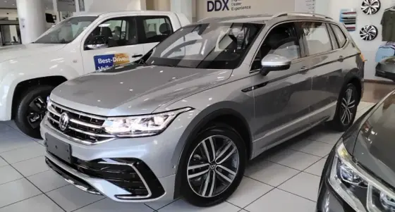 VOLKSWAGEN TIGUAN 2.0 300 TSI GASOLINA ALLSPACE R-LINE AUTOMÁTICO VOLKSWAGEN TIGUAN 2.0 300 TSI GASOLINA ALLSPACE R-LINE AUTOMÁTICO