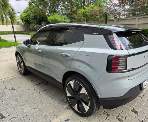 VOLVO-EX30-2024