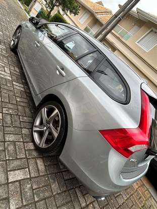 VOLVO-V60-2015