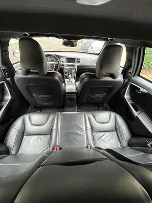 VOLVO-V60-2015