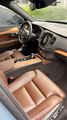 VOLVO-XC90-2021