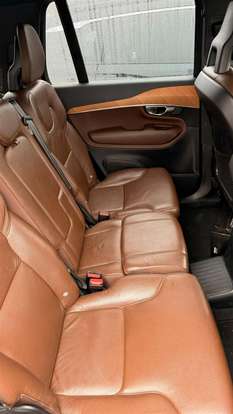 VOLVO-XC90-2021