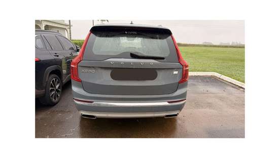VOLVO-XC90-2021