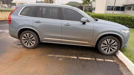 VOLVO-XC90-2021