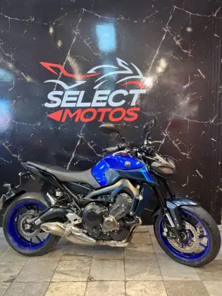 YAMAHA MT-09 