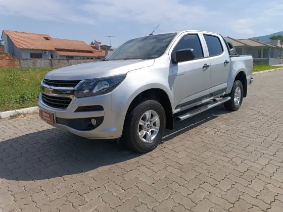CHEVROLET S10 2.5 ADVANTAGE 4X2 CD 16V FLEX 4P MANUAL CHEVROLET S10 2.5 ADVANTAGE 4X2 CD 16V FLEX 4P MANUAL